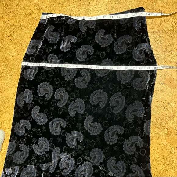 Lucia Lukken 100% Silk Velvet Paisley Floral Maxi Skirt Sz S - Picture 9 of 10